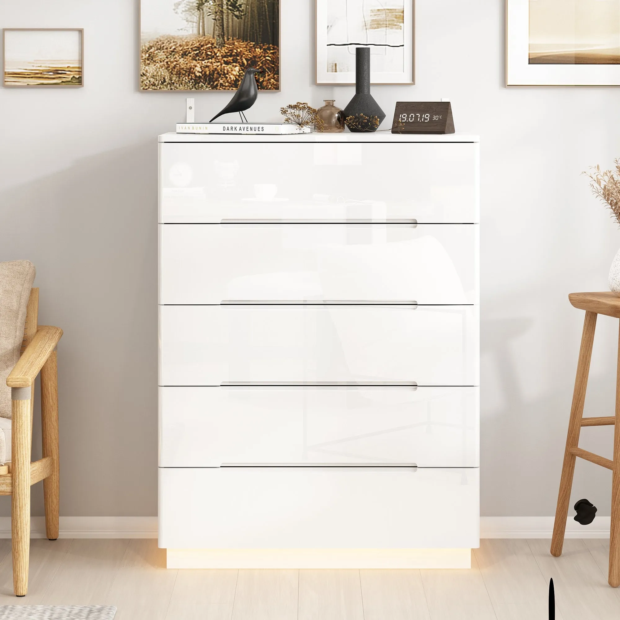 5 Drawer Chest Dresser With Light Storage