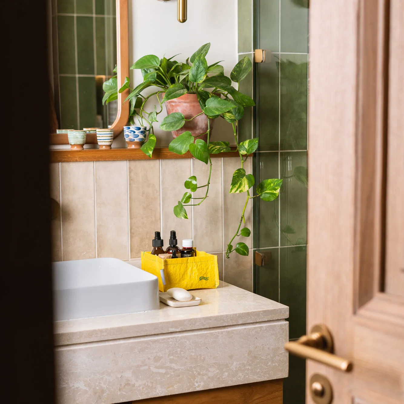 Cheerful Yellow Horizontal Organizer