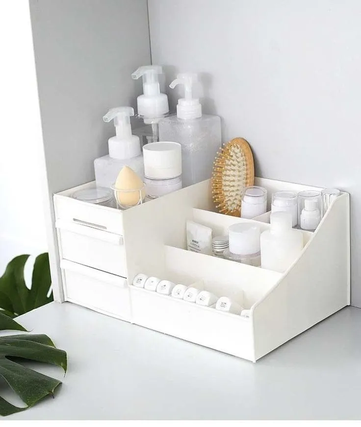 DURABLE MAKEUP ORGANIZER