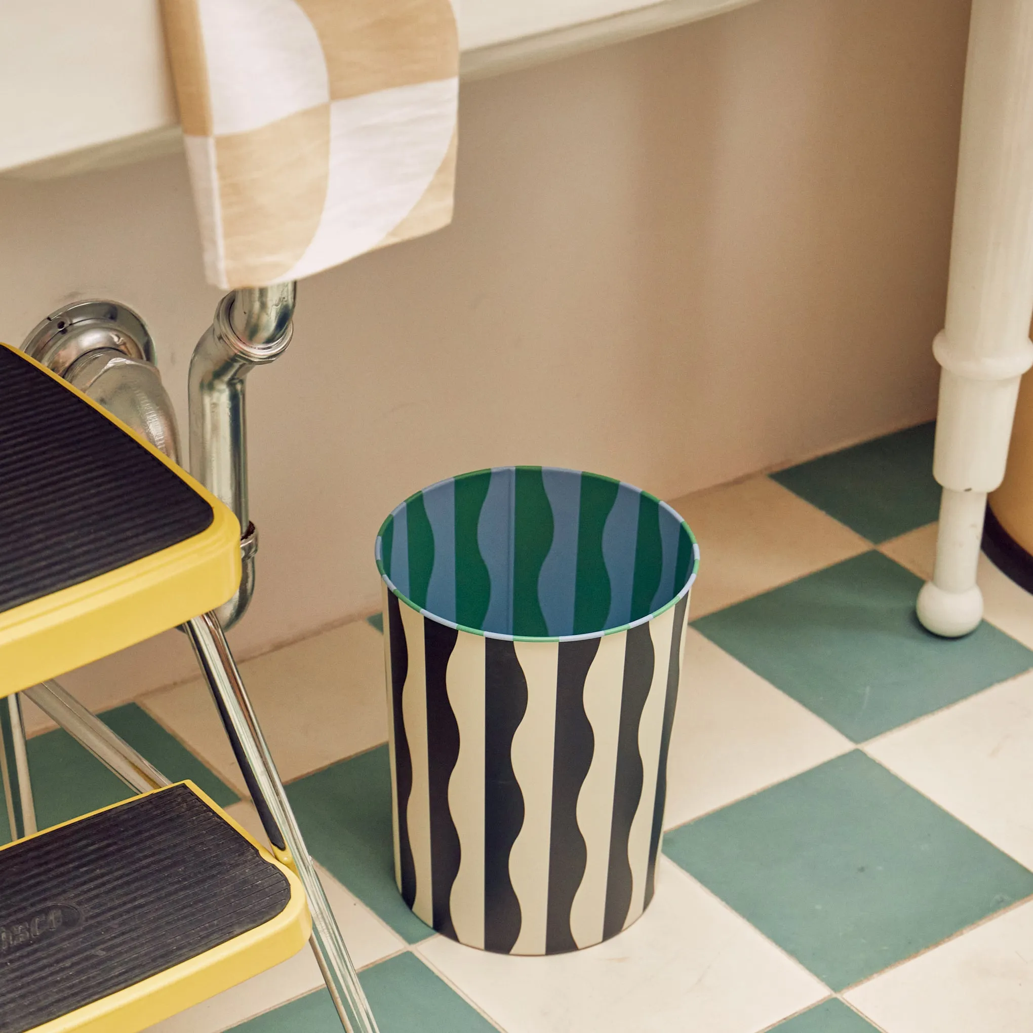 Dusen Dusen Pattern Waste Bin - Spiral